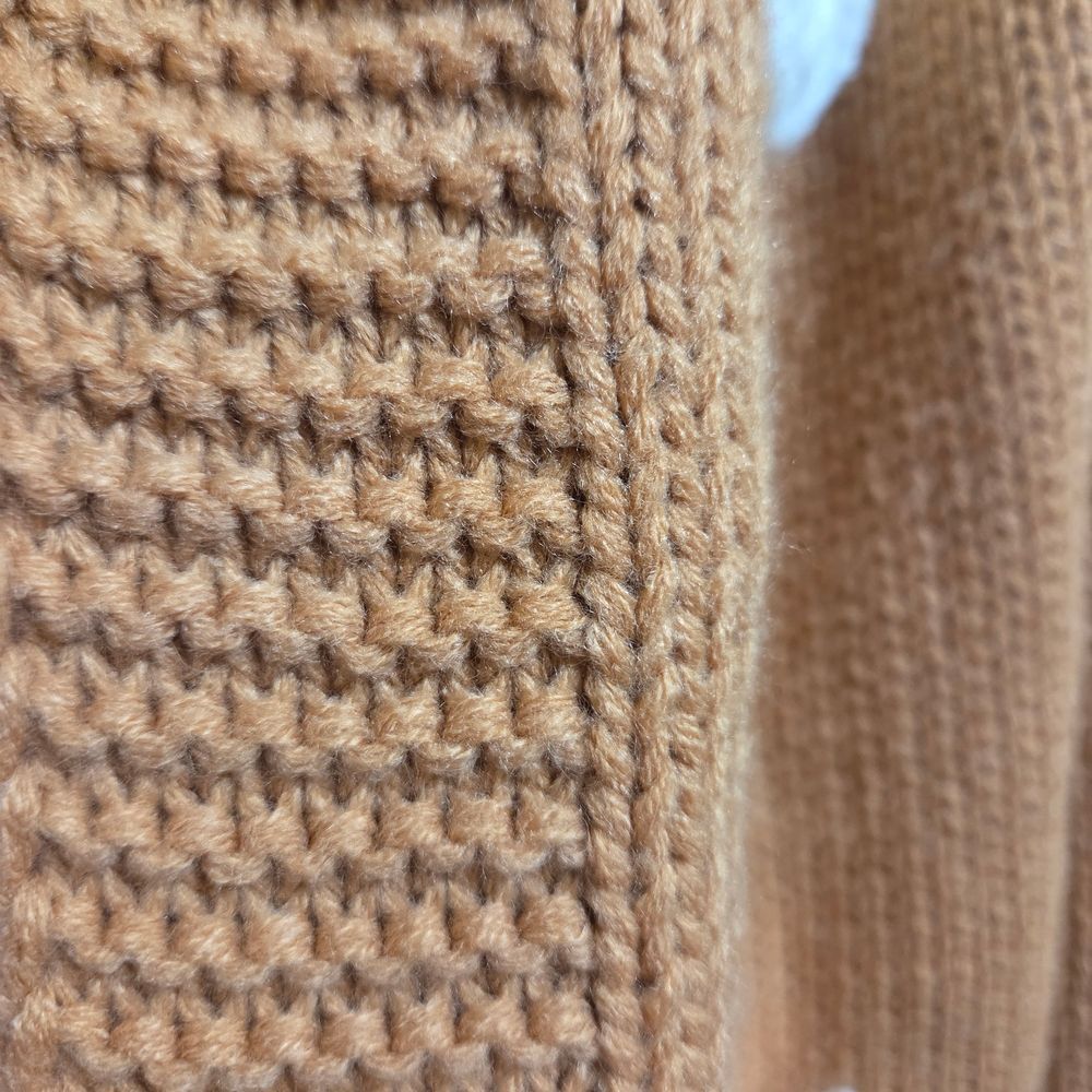 Fun & Unique 3D Daisy Cardigan - Picture 5 of 5